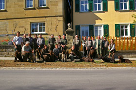 VJP Buchheim 2011	 				 						 							 Gemeldet: 18, geprüft:18, bestanden:17 Hunde 							Punkte 						 						 							Kira von der Riedleite 43/09, gew. 24.01.2009, spl,sil,AH 								F:Alfons Reiner, 86502 Osterbuch 							77 						 						 							Mira von der  Schmiede 16/09, gew. 29.01.2009, spl,sil 							F: Ulrich Mergner, 96157 Ebracht 							76 						 						 							Herzog von Buchheim 444/08, gew. 03.10.2008, stumm 							F: Christian Seelmann, 91315 Höchstadt/A, 							75 						 					 							/Horneth von Buchheim 446/08, gew. 03.10.2008, sil 							F: Leonhard Schmieg, 91593 Buchheim 							74 						 					 							Hanno vom Emsdeich 582/08, gew. 26.12.2008, sil 							F: Uwe Meißner, 91620 Ohrenbach 							73 						 					 							Bazi vom Labertal 522/08, gew. 02.11.2008,sil 							F: Detlev Ring, 96152 Burghaslach 							70 						 					 						Yesterday vom Sämmenhof 384/09, gew. 06.09.2009, sil 							F: Hans Sämmer, 97950 Gerchsheim 						67  					 					 						Yesko vom Sämmenhof 377/09, gew. 06.09.2009, Laut fragl 							F: Hans Sämmer, 97950 Gerchsheim 						67 					 					 						Yulchen vom Sämmenhof 385/09, gew. 06.09.2009, silF: Kerstin Epp, 97957 Wittighausen 						66 					 					 						Ayka von der Bachmühle 540/08, gew. 25.12.2008, sil 							F: Erika Hauf, 91598 Colmberg 						63  					 					 						Heidi von Buchheim 445 /08, gew. 03.10.2009, sil 							F: Burkhard Merget, 63791 Karlsteins 						55 					 					 						Bero vom großen Herzberg 279/09, gew. 06.05.2009, sil 							F: Bernd Franke, 31195 Lamspringe 						54 					 					 						 							 								 									 										Hunde aus dem Zuchtversuch 									 								 							 						 					 					 						 							 						 					 					 						Etzel von Buchheim 34ZV09 - 65/09, gew. 06.02.2009, spl 							F: Ursula Reese-Schicker, 90592 Schwarzenbruck 						74 					 					 						Esche von Buchheim 37ZV09 - 68/09, gew. 06.02.2009, spl 							F: Christoph Rabeler, 25872 Ostenfeld 						70 					 					 						Enjia von Buchheim 36ZV09 - 67/09, gew. 06.02.2009, spl, sil 							F: Klaus Eisen, 97215 Simmershofen 						67 					 					 						Eiko von Buchheim 32ZV09 - 63/09, gew. 06.02.2009, spl 							F: Waltraud Müller, 91572 Bechhofen 						63 					 					 						Equo von Buchheim 33ZV09 - 64/09, gew. 06.02.2009, spl 							F: Jörn Cordes, 26840 Koldenbüttel 						62  					 					 				 				 				Suchensieger wurde Kira von der Riedleite, geführt von Alfons Reiner 			 			 	